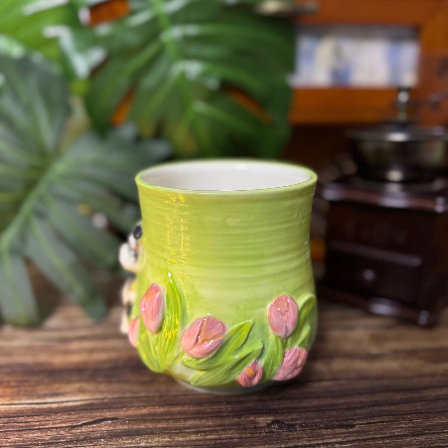 Custom 3D Pet Relief Mug – Bespoke Personalized Dog & Cat Ceramic Cup with Elegant Floral Details | Unique Gift & Touching Memorial